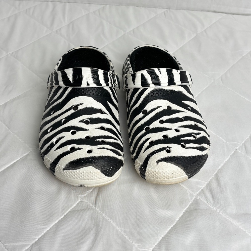 Crocs Zebra Print Faux Fur Lined Classic Clogs Womens 7 Mens 5 Black White - Picture 10 of 16